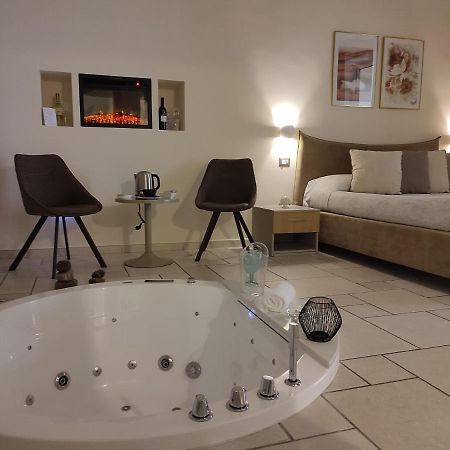 Lux Suite Taranto Exteriör bild