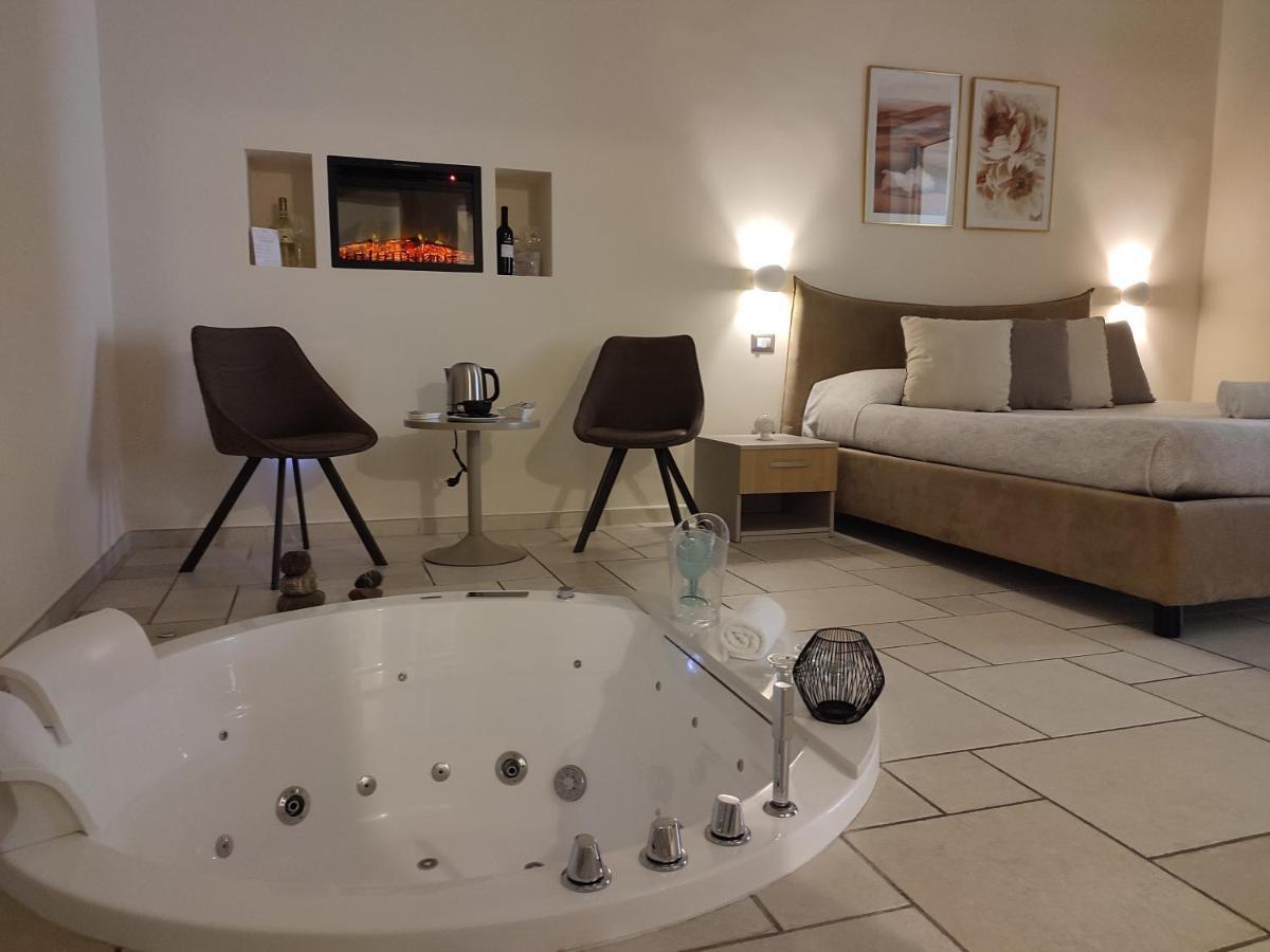 Lux Suite Taranto Exteriör bild
