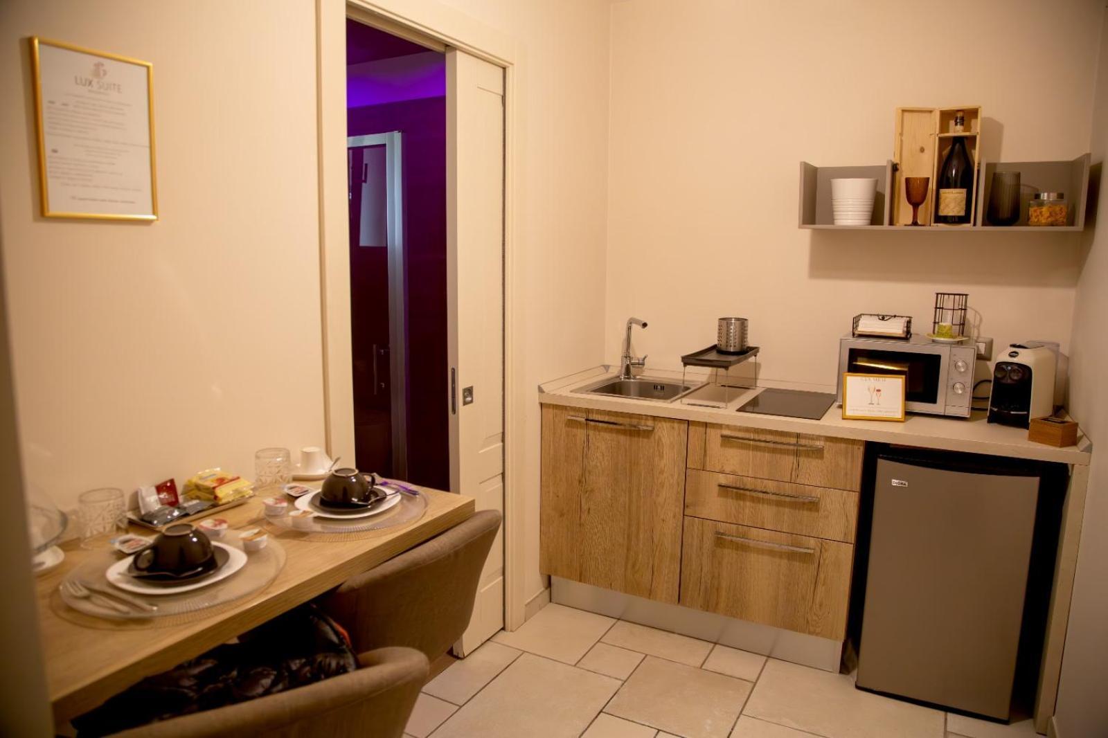Lux Suite Taranto Exteriör bild